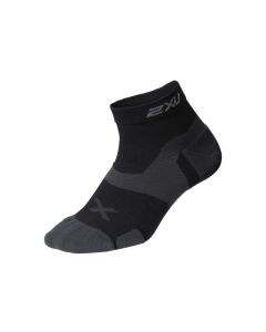 2XU Unisex Vectr Cushion 1/4 Crew Socks, black/titanium